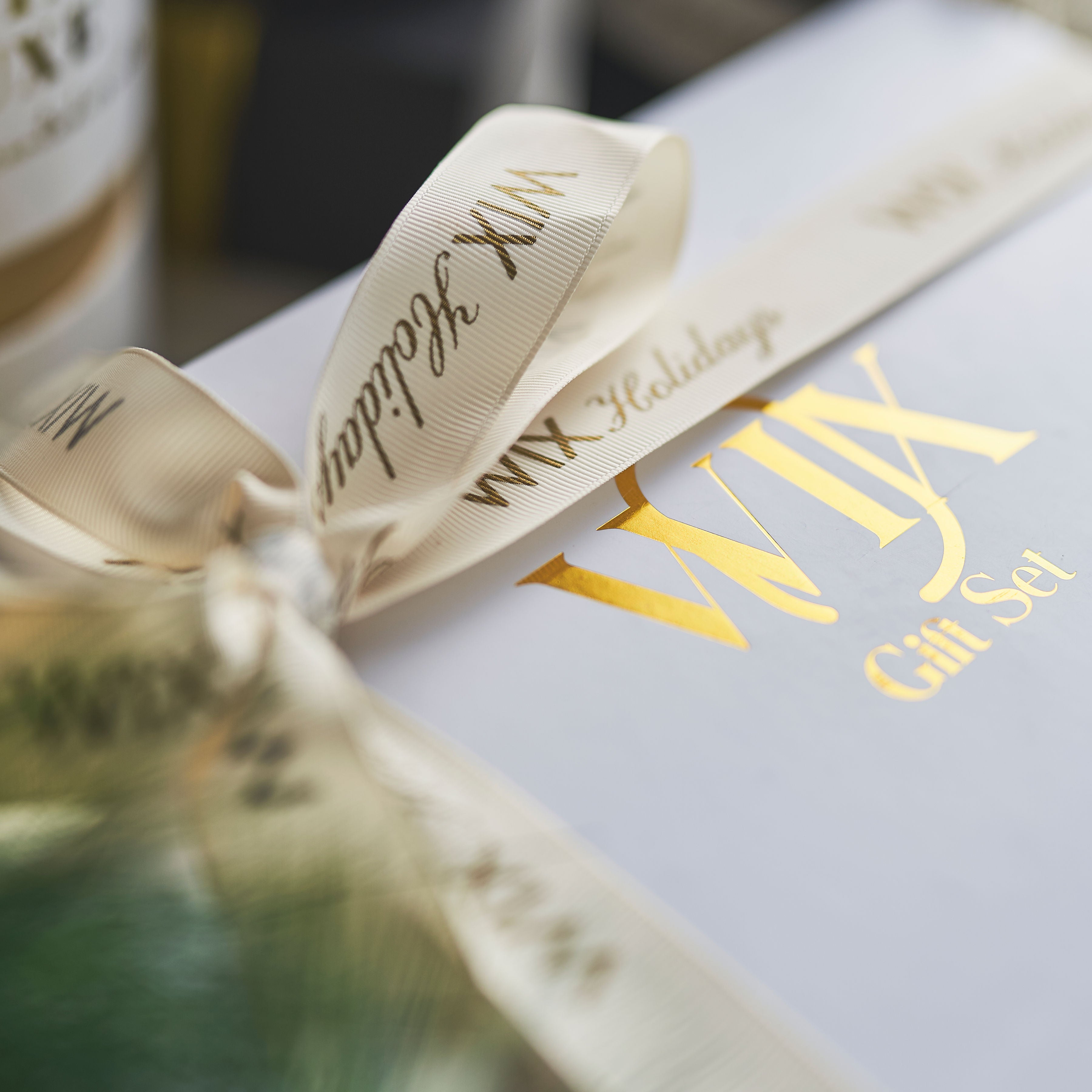 Mistletoe Holiday Gift Set